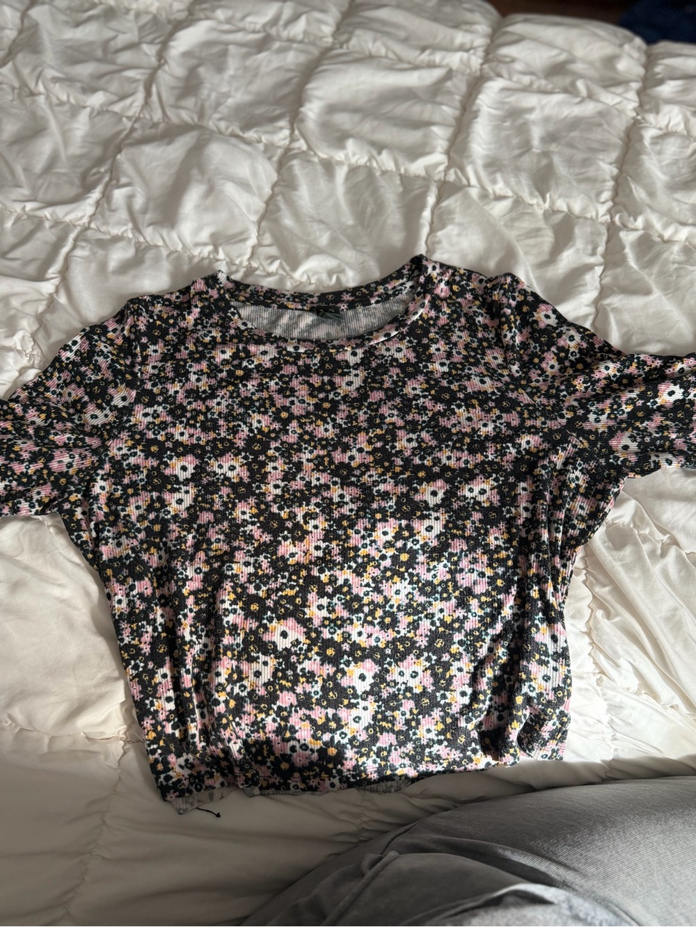 Women’s Floral Short Sleeve Top - Black & Pink